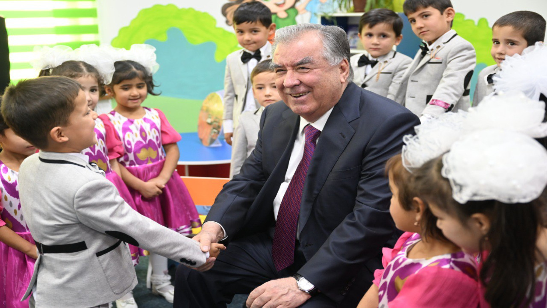 ҲАМНАФАС БО ҒАМУ ШОДИИ МИЛЛАТ