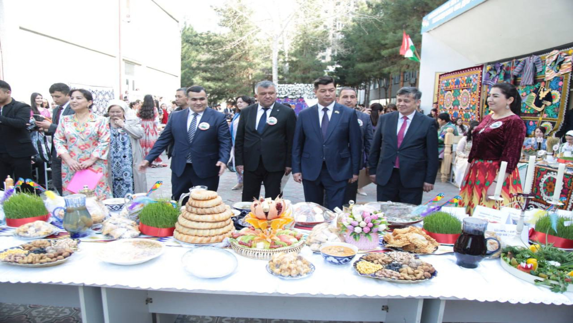 ТАҶЛИЛИ НАВРӮЗИ БАЙНАЛМИЛАЛ ДАР ДОНИШКАДА