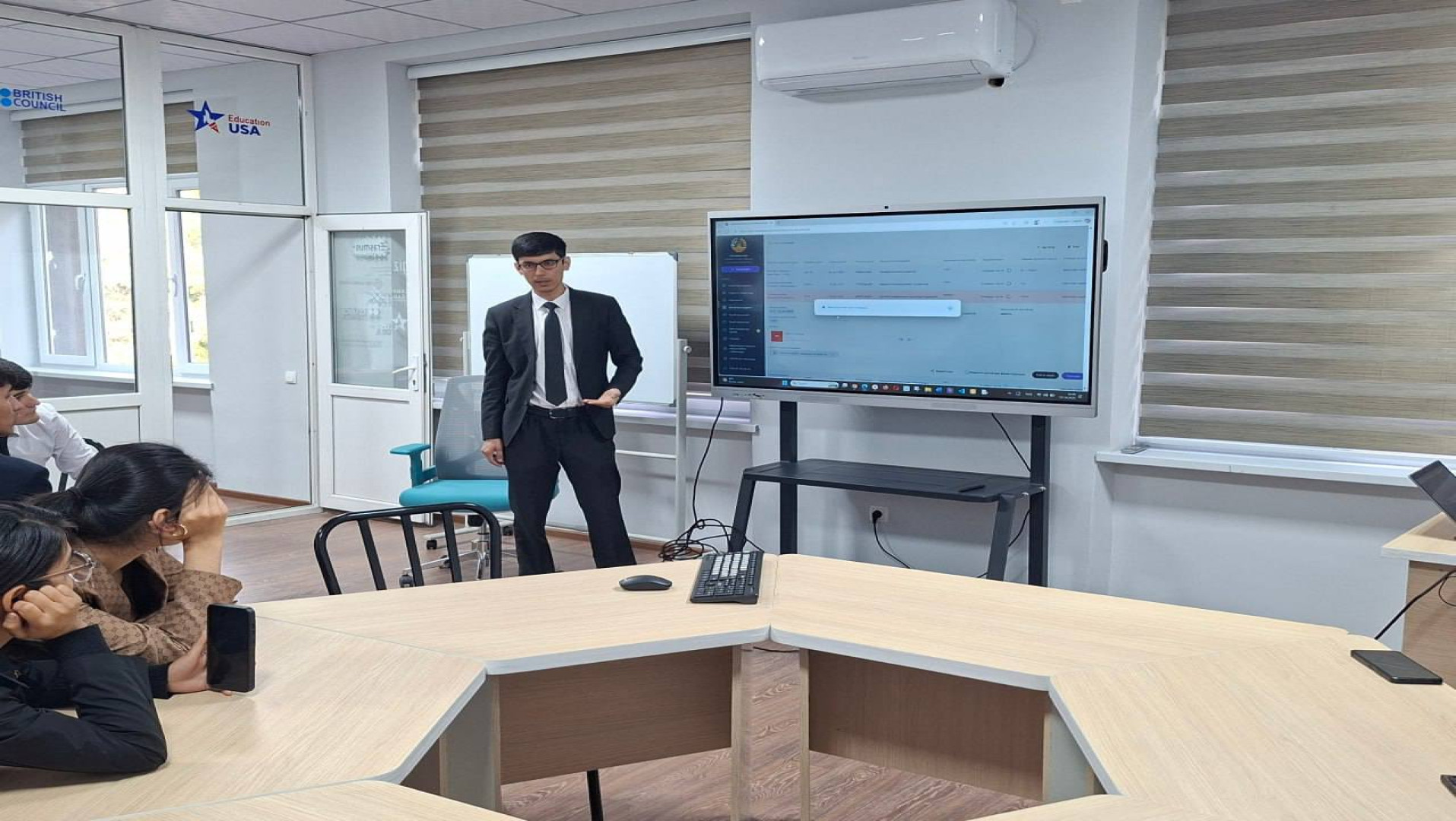 ОМӮЗИШИ ИСТИФОДАИ НИЗОМИ ЯГОНАИ ГАРДИШИ ҲУҶҶАТҲОИ ЭЛЕКТРОНӢ