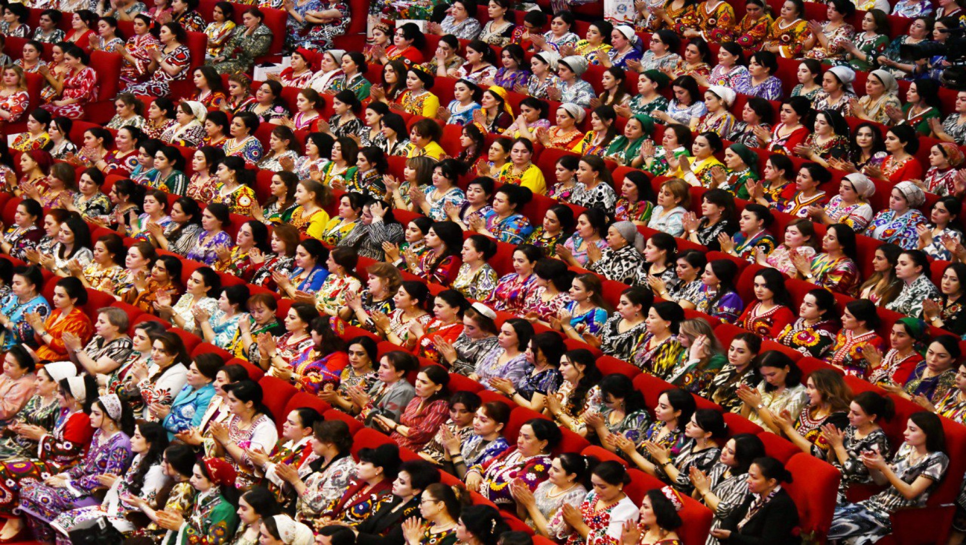 ЗАН ДАР МЕҲВАРИ СИЁСАТИ ИСТИҚЛОЛ