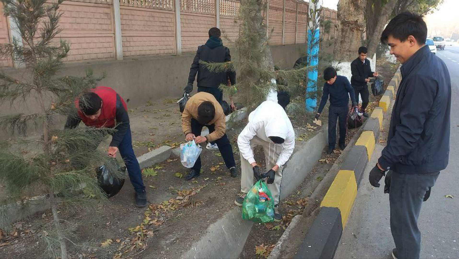 АКСИЯИ ТОЗАГӢ ДАР ДОНИШКАДА