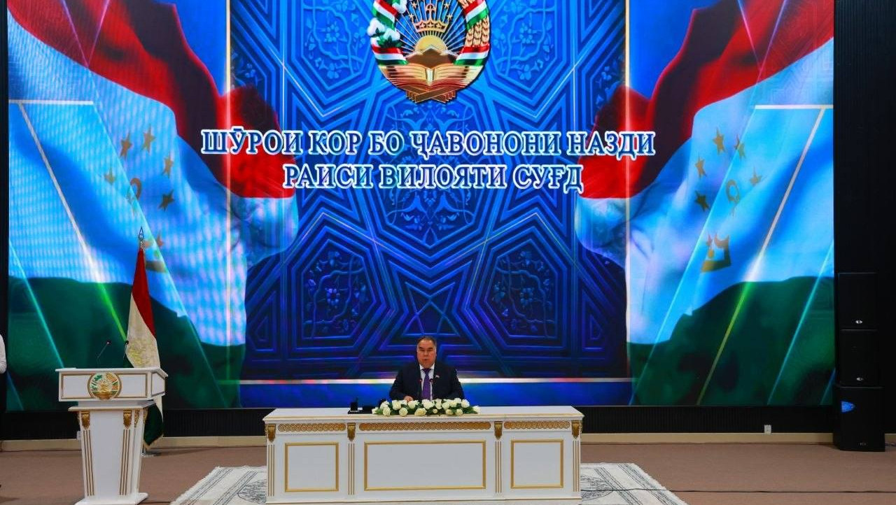ИШТИРОК ДАР ҶАЛАСАИ ШӮРОИ КОР БО ҶАВОНОНИ НАЗДИ РАИСИ ВИЛОЯТИ СУҒД