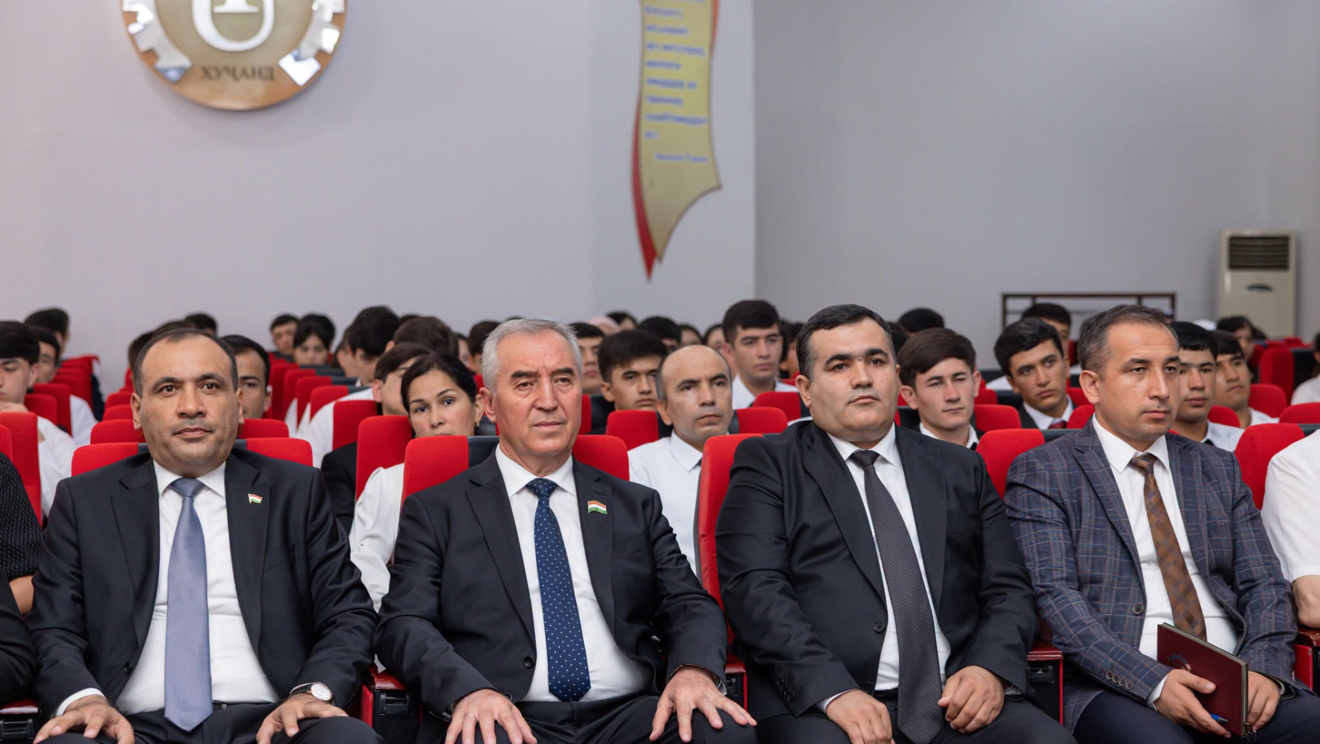 ТАМОШОИ ДАСТҶАМЪОНАИ ДАРСИ СУЛҲ ДАР ДОНИШКАДА