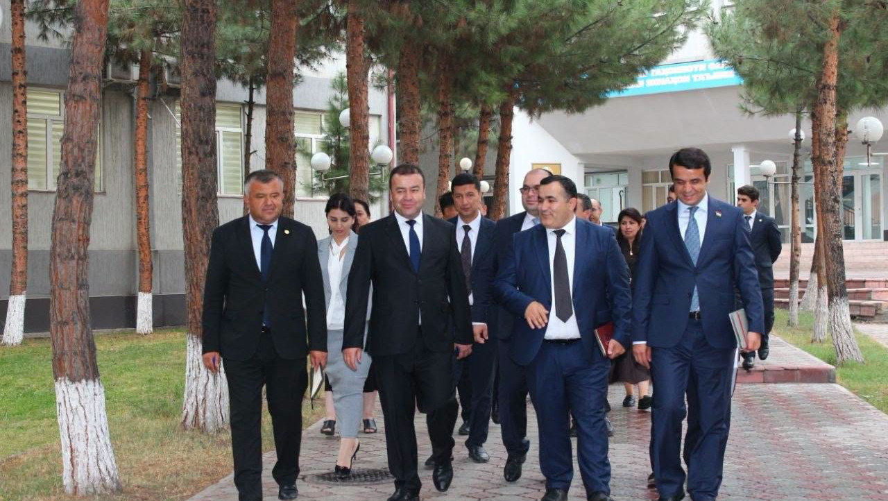БОЗДИДИ МУОВИНИ ВАЗИРИ МАОРИФ ВА ИЛМИ ҶУМҲУРИИ ТОҶИКИСТОН АЗ ДОНИШКАДАИ ПОЛИТЕХНИКИИ ДОНИШГОҲИ ТЕХНИКИИ ТОҶИКИСТОН БА НОМИ АКАДЕМИК М.С. ОСИМӢ ДАР ШАҲРИ ХУҶАНД